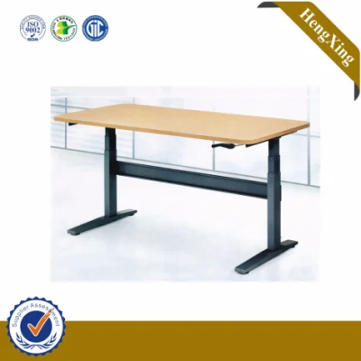 Mesa plegable de entrenamiento para oficina escolar con estructura metálica y parte superior de madera moderna.