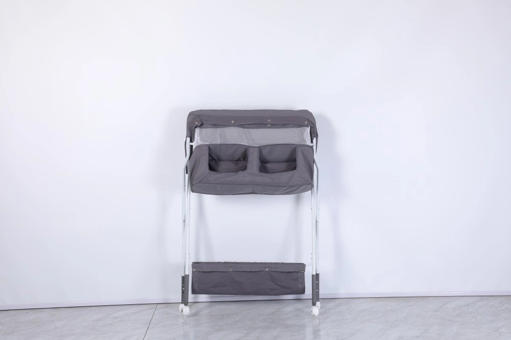 Baby Changing Table Can Be Folded with Shelf