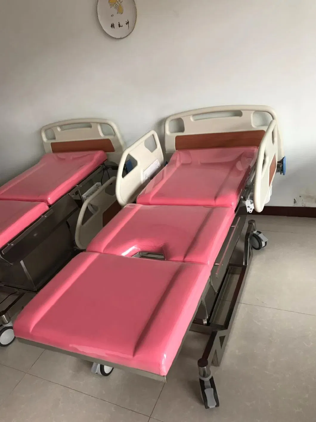 Professional Factory Hot Sale Multi Functional Hospital Electric Delivery Beds Obstetric Delivery Table