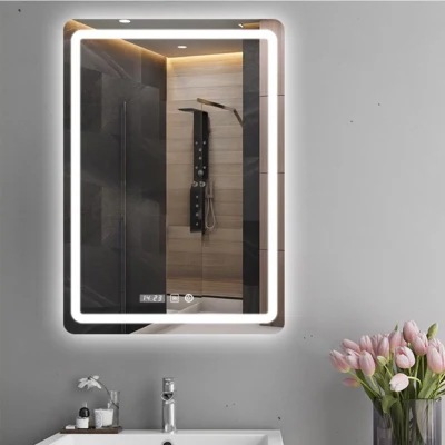 Bagno con doccia e luce a LED, specchio illuminato