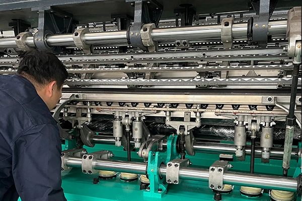 Good Quality High-Speed Tricot Warp Knitting Machine for Velvet Curtain