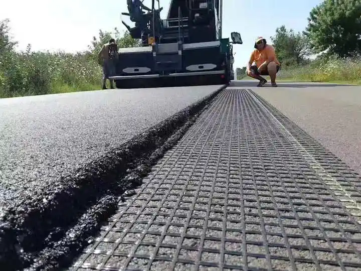 Repairing Cement Pavement with Old Road and Reinforcing 100kn Glass Fiber Geogrid