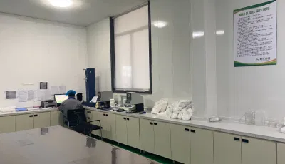 10% di sconto su tessuto non tessuto in rayon PET con spunlace per salviette umide Prezzo di fabbrica fornitura stabile
