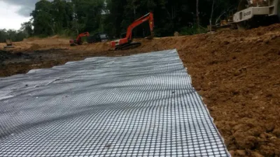  Geogriglia biassiale in PP composito con geotessile non tessuto per reinfocement del suolo