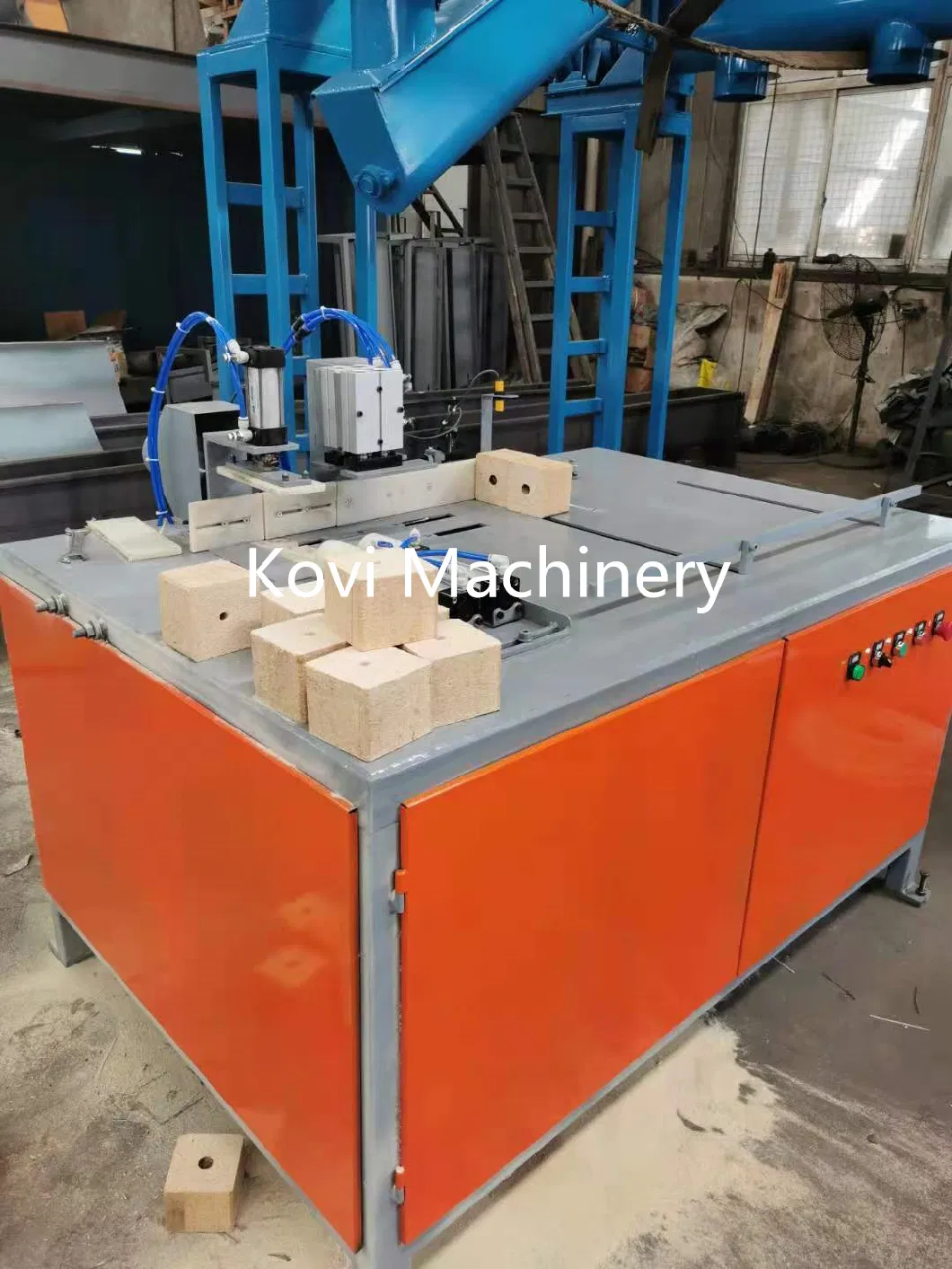 Wood Pallet Block Cutting Machine Wood Pallet Foot Pier Feet Block Cutter Cut Saw Machine Pneumatic Wood Tray Cut off Saw Machine for Sale