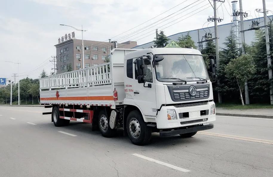 China Dongrun Manual 3 Axle 6*2 Fenced Sidedrop Truck Gas Cylinder Carrier Truck