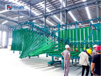 Spruzzatura elettrostatica automatica delle polveri linea verniciatura a polvere forno di vulcanizzazione economico Soluzione