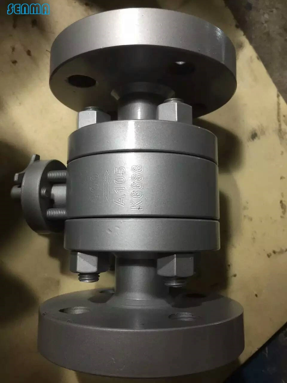 API 6D 3PCS A105 /F304/F316 Reduced Bore Gear Operated Flanged Ends Trunnion Mounted Ball Valve
