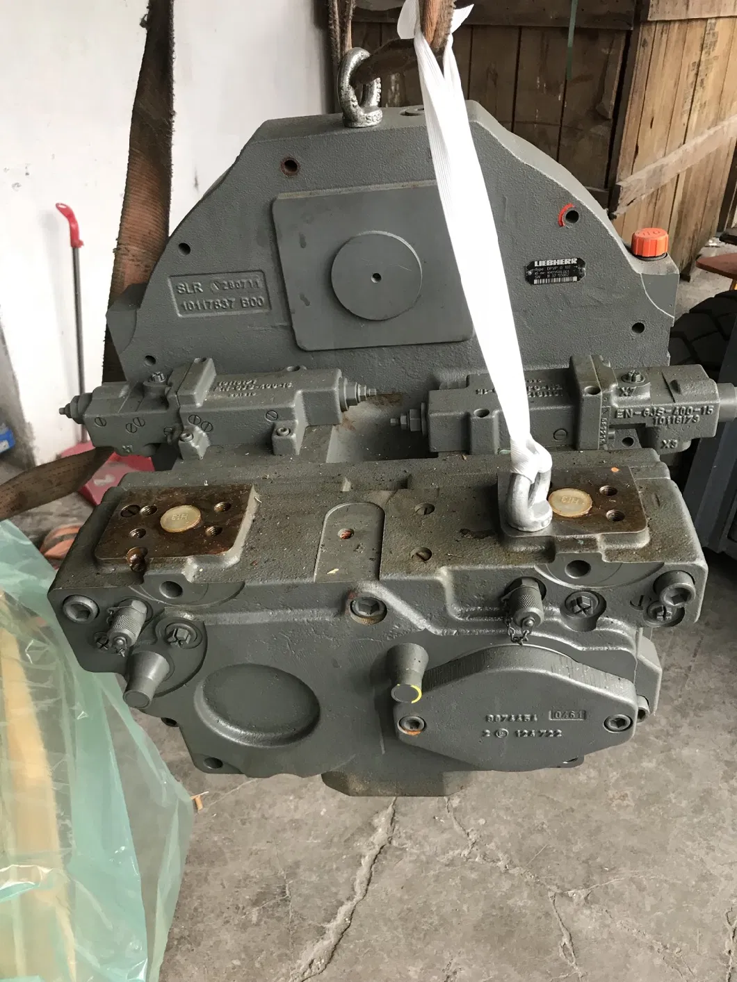 Liebherr Pvg 350 Pump Distribution Gear for Liebherr Excavator Pvg 350b381 9269960