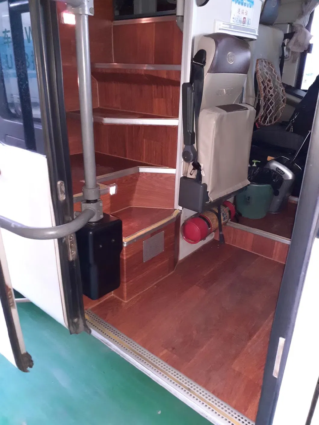 Used Coach Bus with 55 Seats