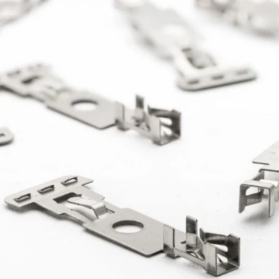  Terminale a crimpare personalizzato connettore terminale in ottone filo metallico femmina per stampaggio Terminale del connettore