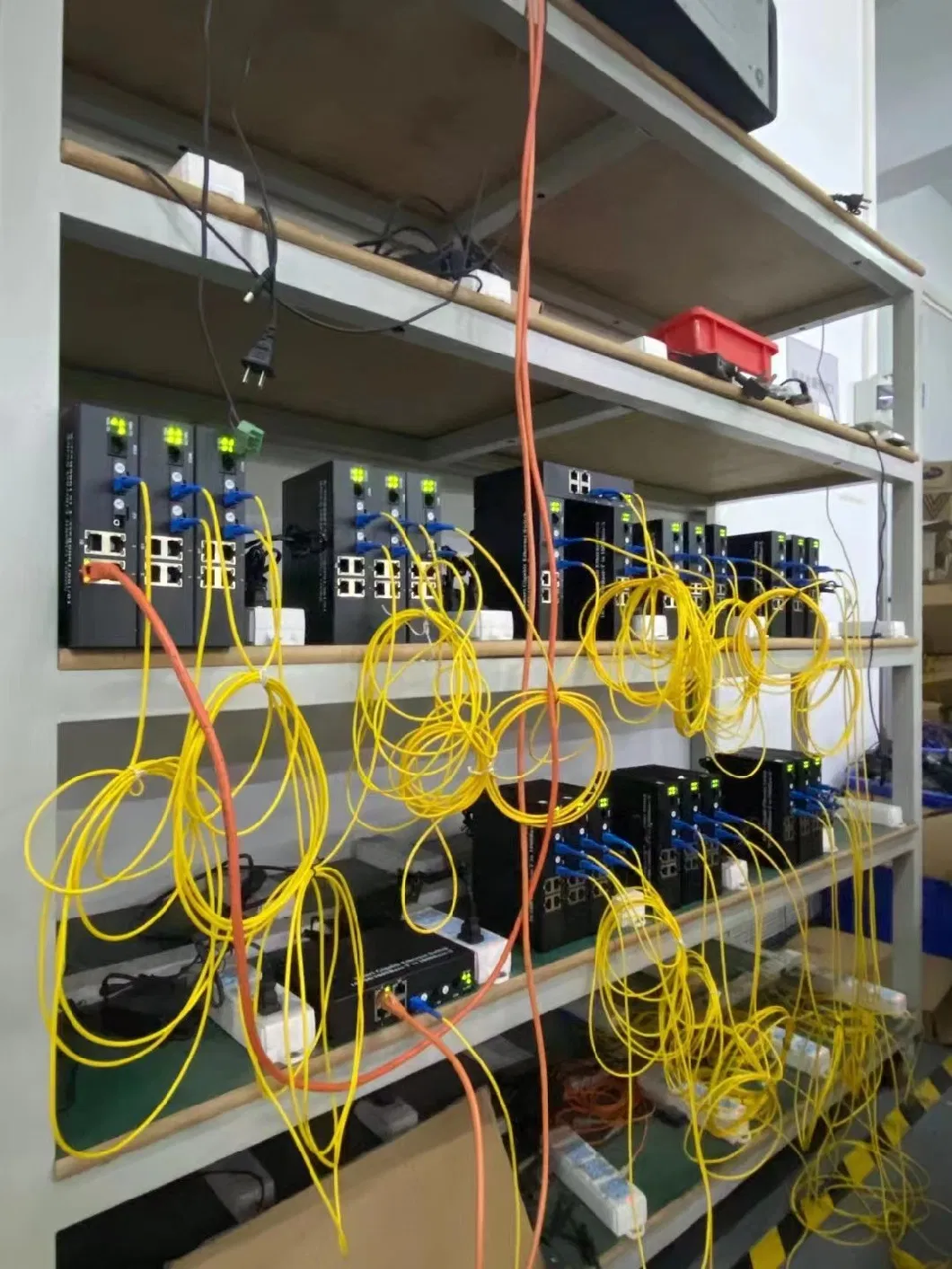 FTTH Fiber Optic Cable Accessories Fiber Optic Fast Connector