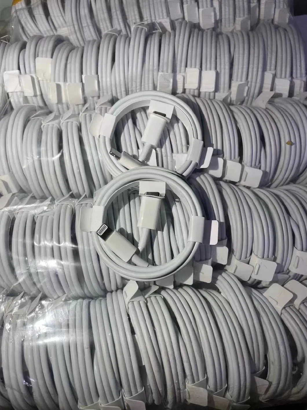 Hot Sale Factory Price Wholesale Mobile Phone Cable Accessory Fast Charging USB-C to Lightning Cable 1m 2m Cell Phone Data Cable Mobile Phone Data Cable