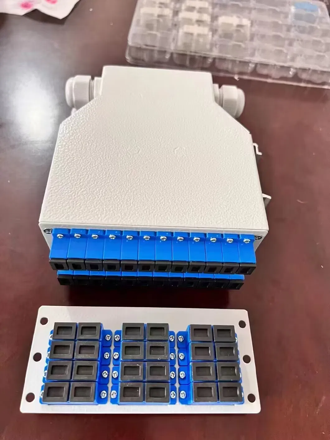 FTTH Fibre Waterproof Fiber Optical Cable Junction Optic Distribution Terminal Box