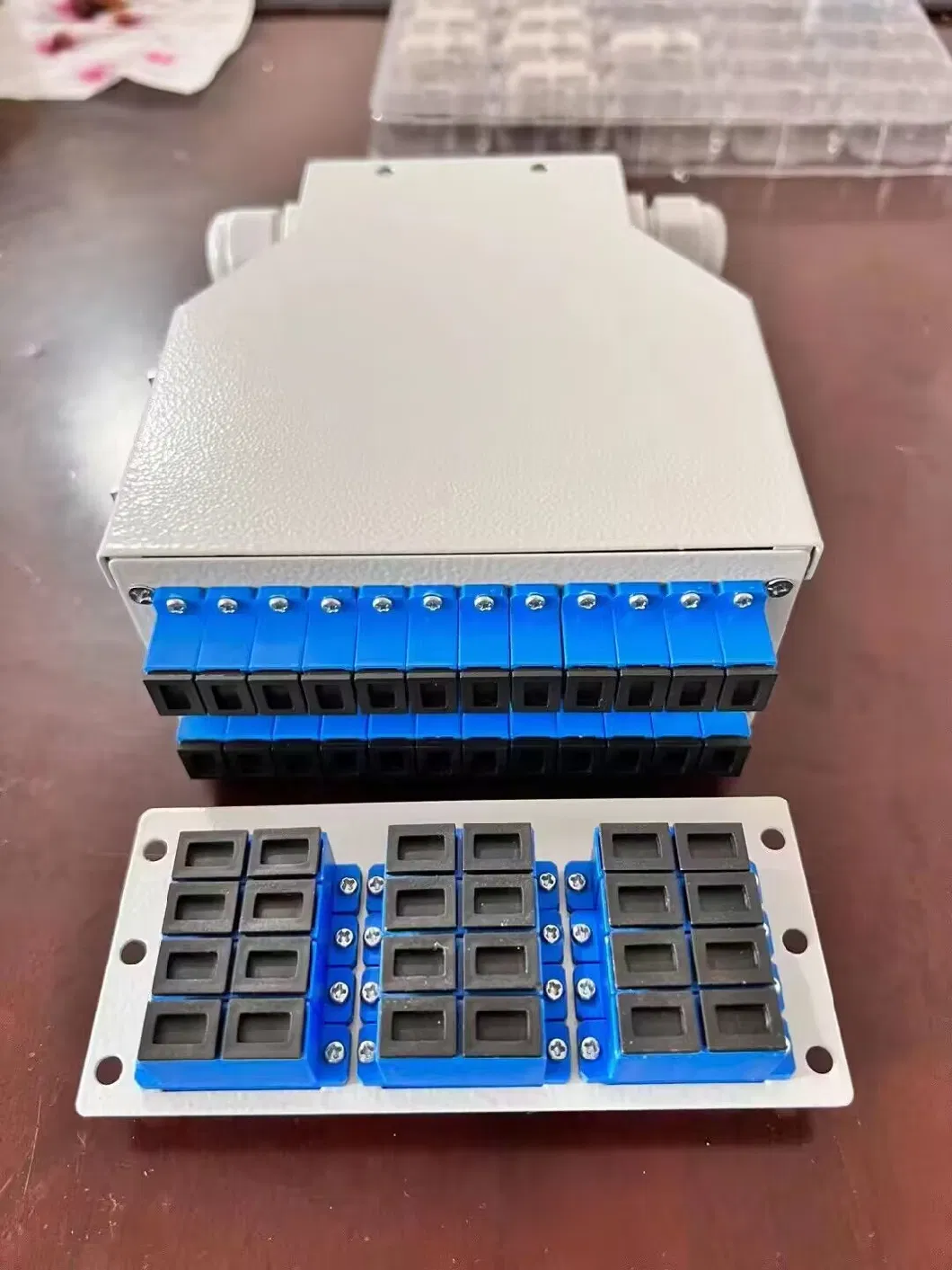 FTTH Fibre Waterproof Fiber Optical Cable Junction Optic Distribution Terminal Box