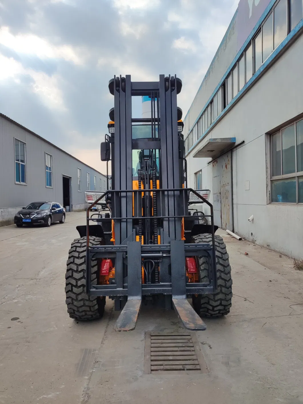 China off Road Mountain Raise Articulated 5ons All-Terrain Forklift 4 Wheels Drive for Sale