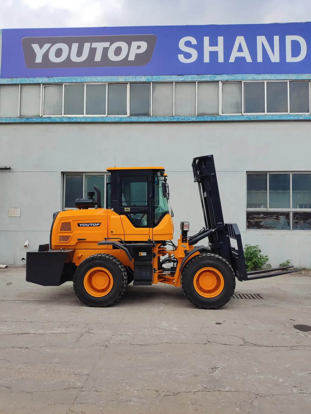 China off Road Mountain Raise Articulated 5ons All-Terrain Forklift 4 Wheels Drive for Sale