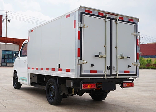 China Supplying Electric Car New Energy Four Wheel Battery Powered Vehicle Electric High Quality for Cargo