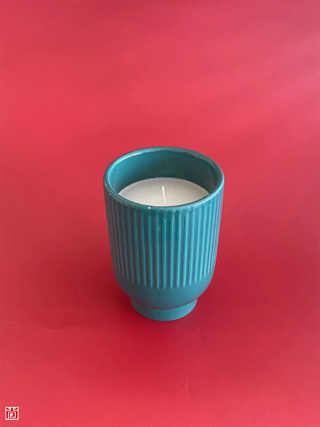 European Style Vertical Line Ceramic Candle Holder with Soy Candle