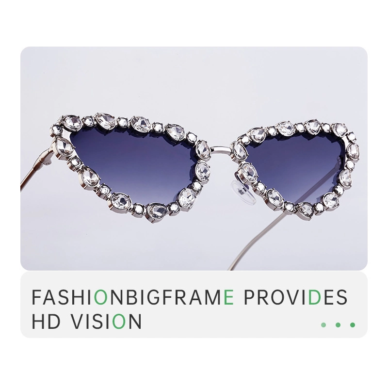 2023 New Personality Cat Eye Sunglasses Men&prime;s Fashion Diamond-Encrusted Sunglasses Women (CFEGS-022)