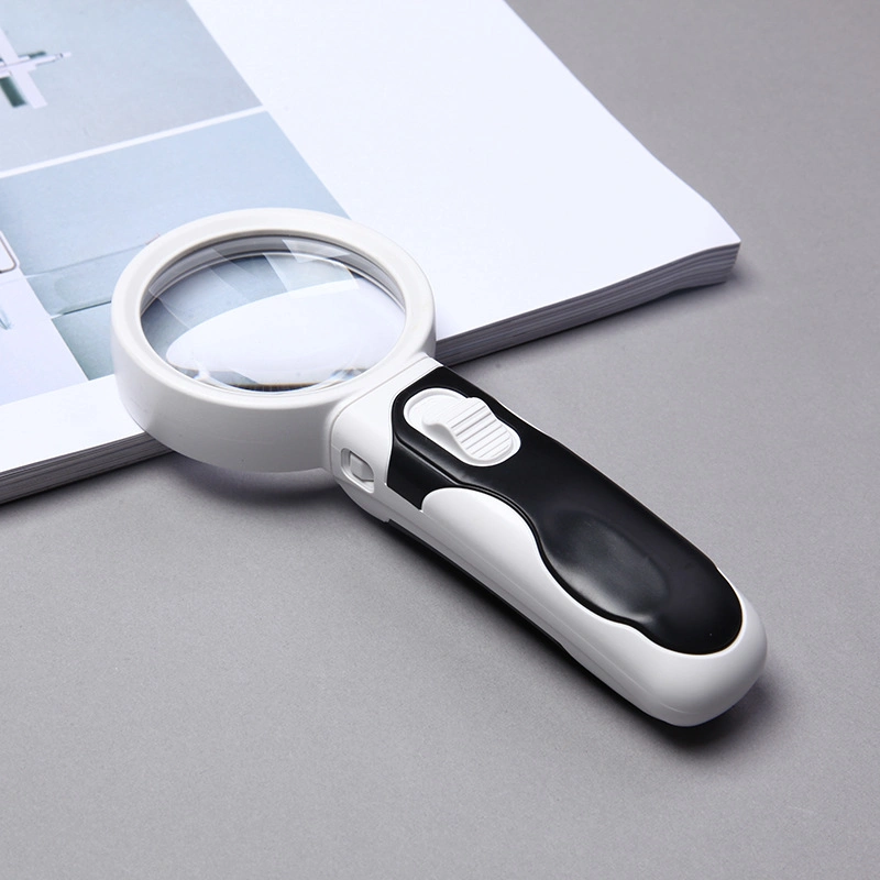 Hot Selling Interchangeable LED Magnifier Three Different Lens Lighted Handheld Magnifying Glass