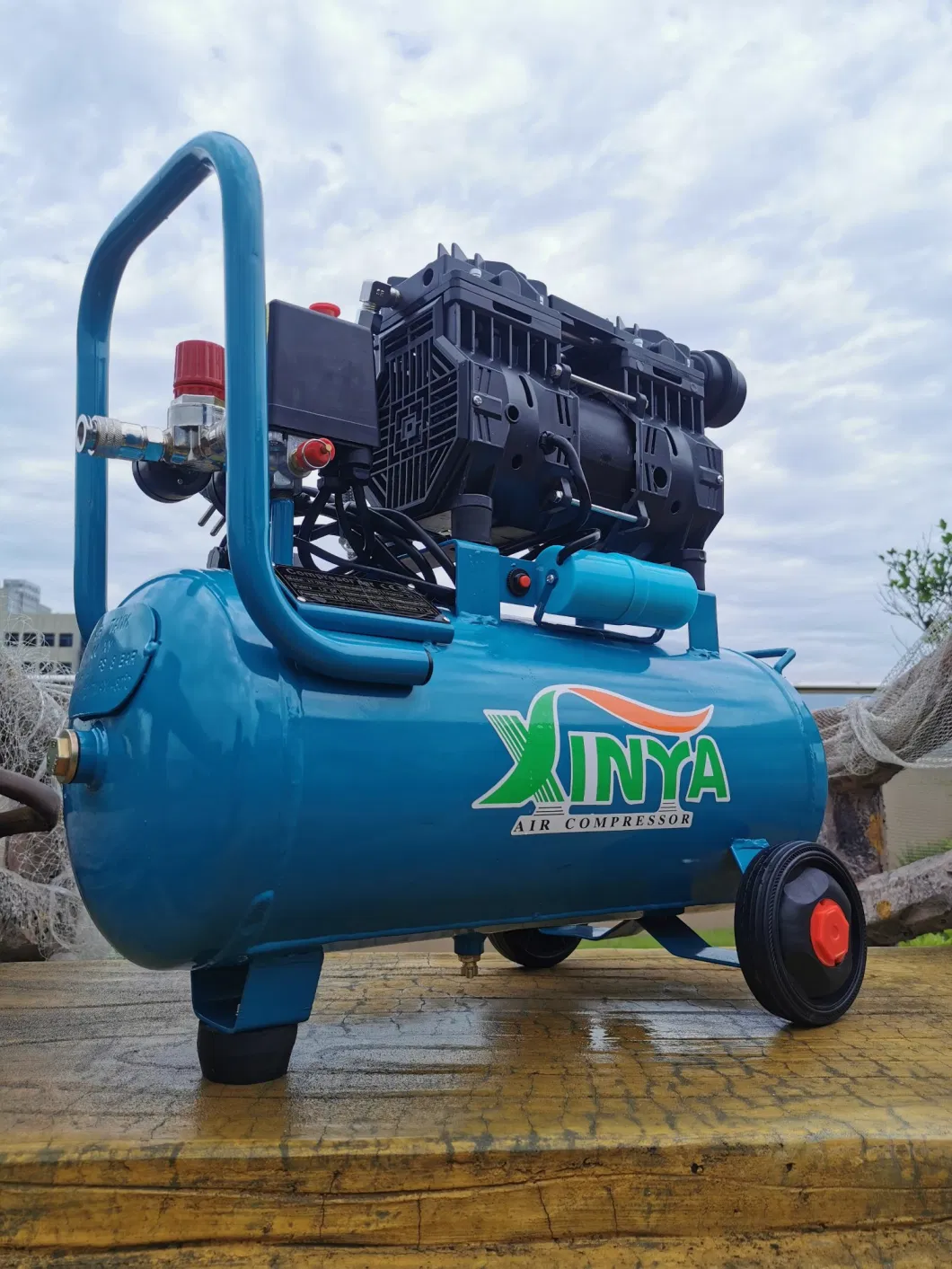 Xinya 2 Poles 4 Poles Oil Free Direct Connected Compressor Manufacturer