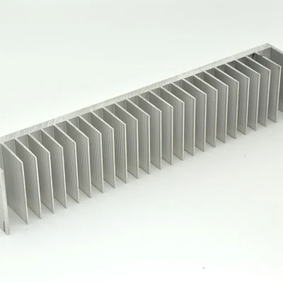 Parte de mecanizado CNC de aluminio del sistema de refrigeración OEM LED de perfil de extrusión el disipador de calor de la calle de la caja de aluminio de iluminación LED disipador de calor de cobre
