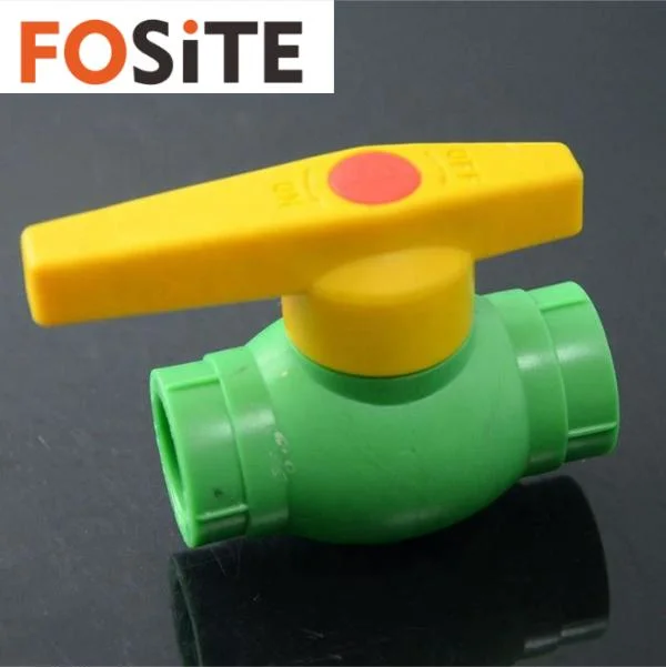 Low Price Plumbing Fittings Brass Core PPR Plastic Ball Valve