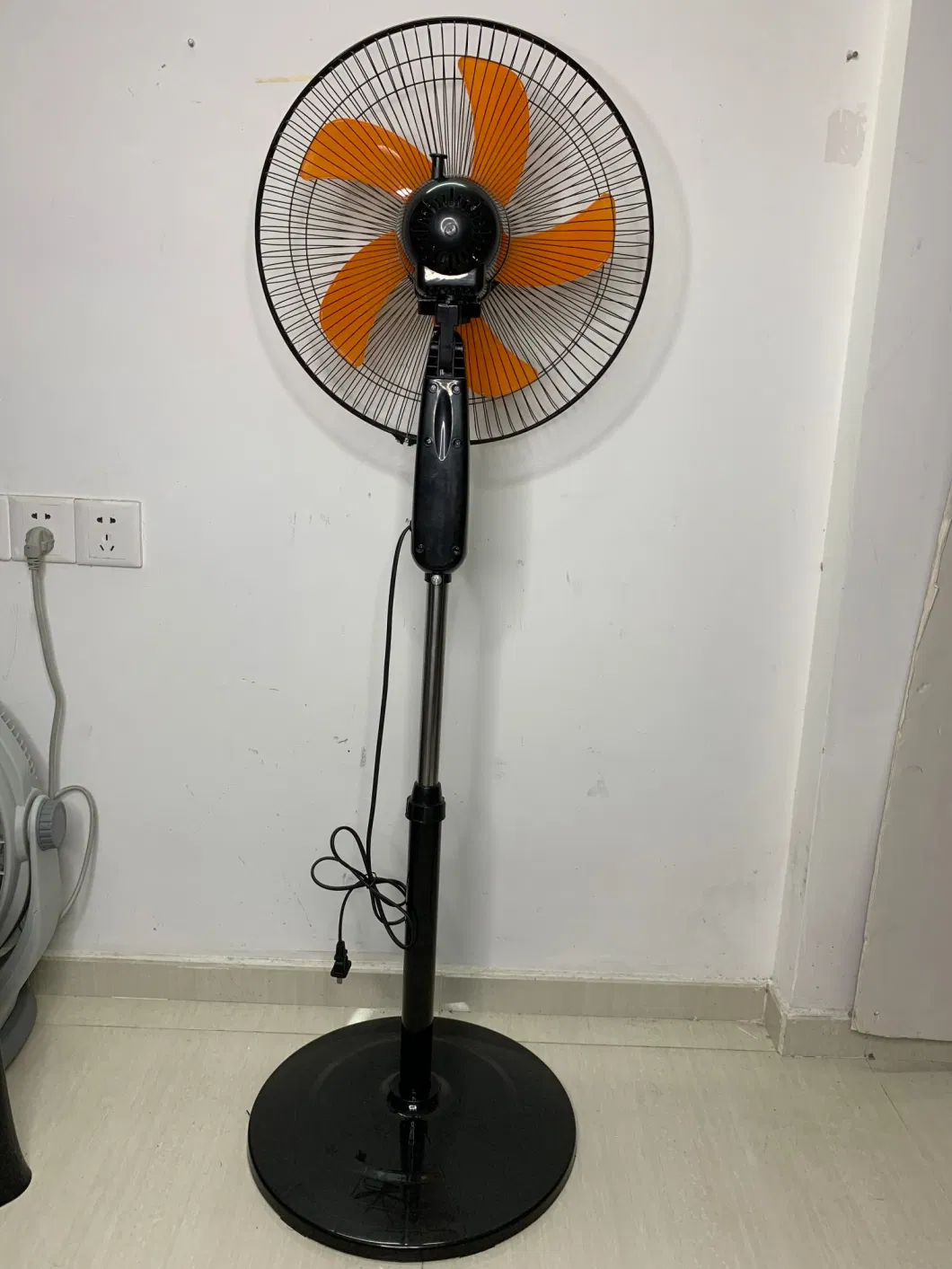 16 Inch Stand Fan with Round Base