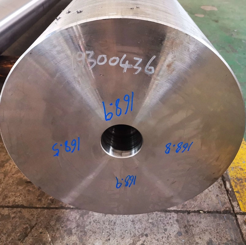 AISI 5015 Forged +Qt 15meters Borehole Alloy Steel Hollow Bar