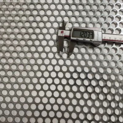 0,8 mm 0,9 mm spessore 1,0 mm Foro rotondo acciaio zincato metallo perforato Piastra in mesh di metallo perforato con decorazione a fogli singoli