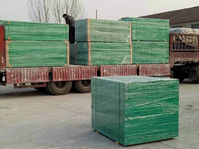 Fiberglass Plastic FRP/ GRP Pultrusion Profiles FRP Structural Round Square Tube