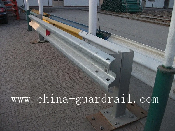 Hot DIP Galvanized Svodidla Ocelova Steel Corrugated W Beam Guardrail