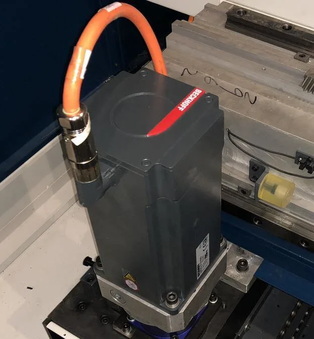 Macchina da taglio laser a fibra CNC 6kw per acciaio dolce da 32 mm