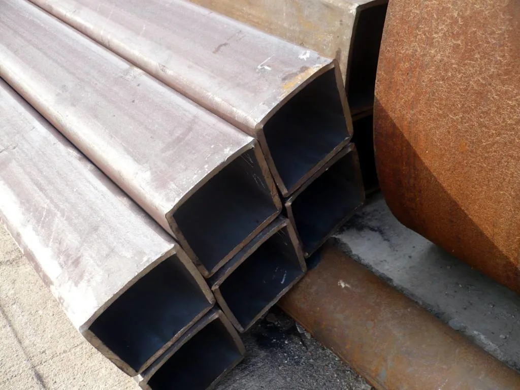 Asta cava in acciaio laminato a caldo quadrata 4X4 di dimensioni standard