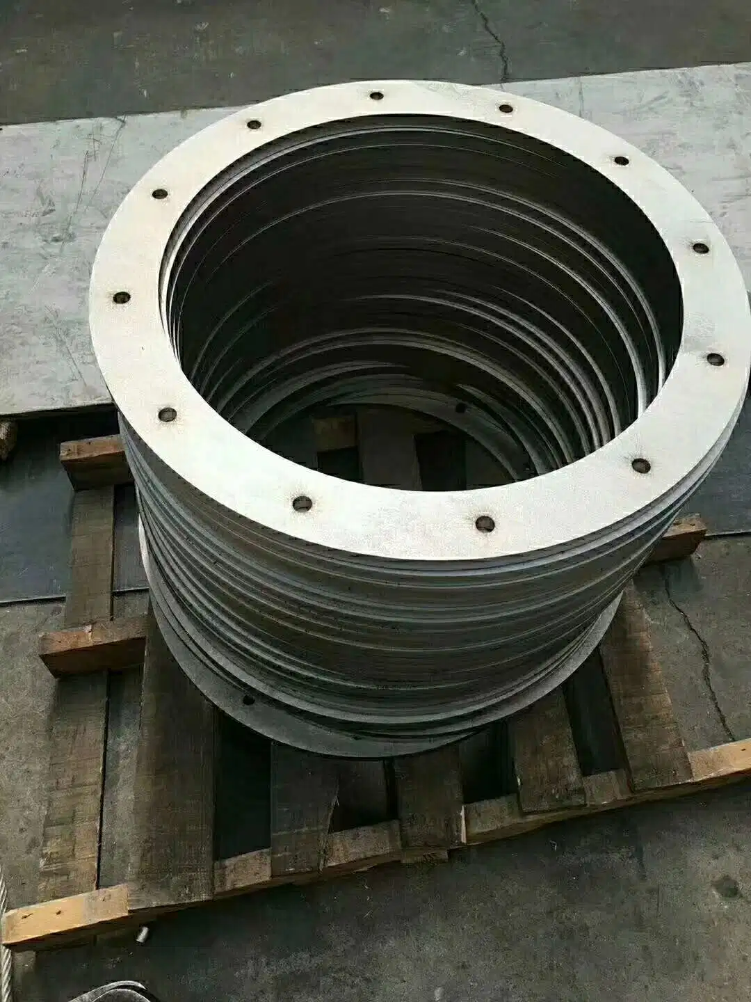 1.4541+AT piastra tubo acciaio inox 321 spessore = 40 mm - Diamometro= 3790 mm con fori