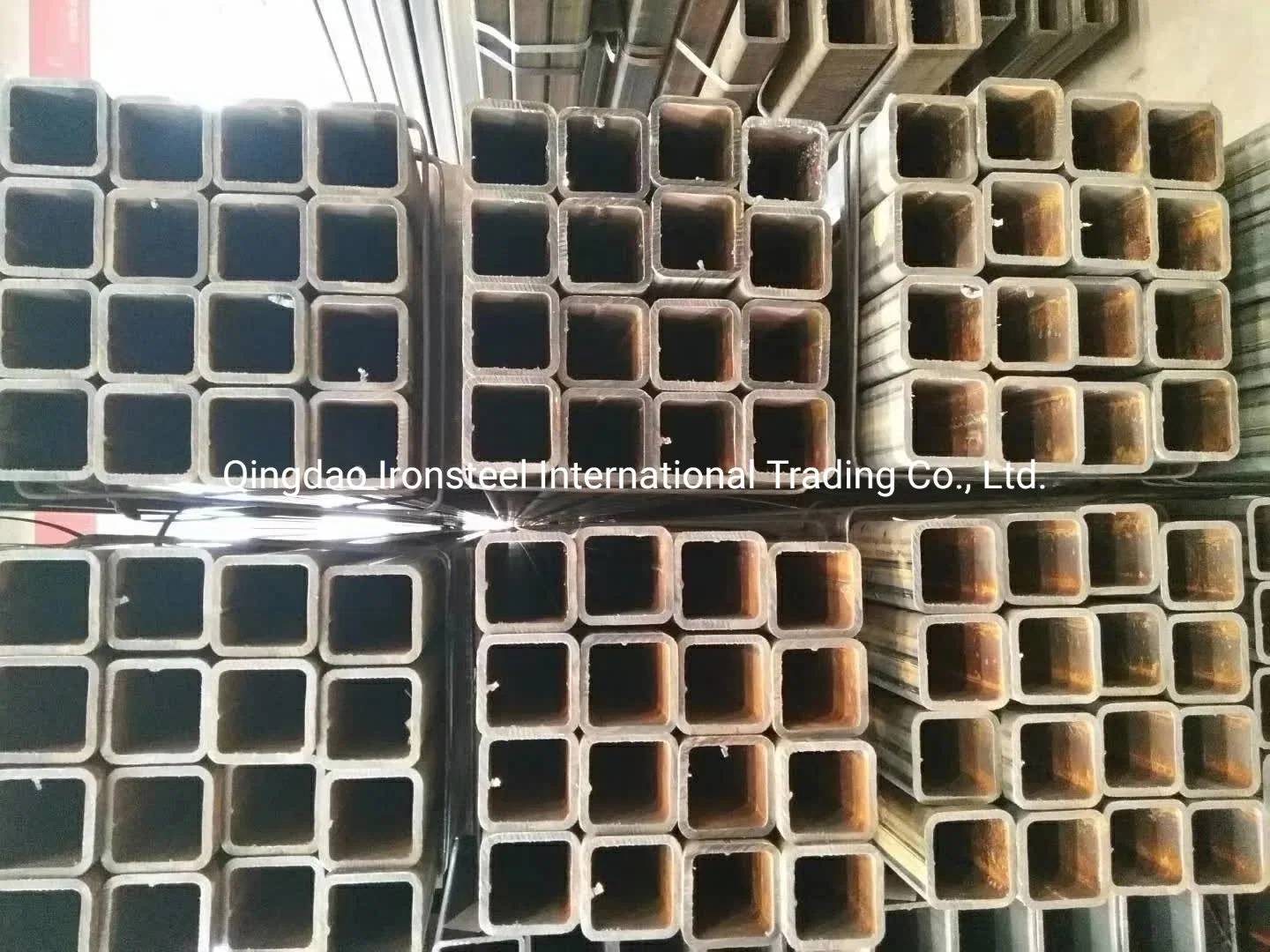 Tubo in acciaio quadrato saldato 100X100X3mm, sezione cava in acciaio dolce