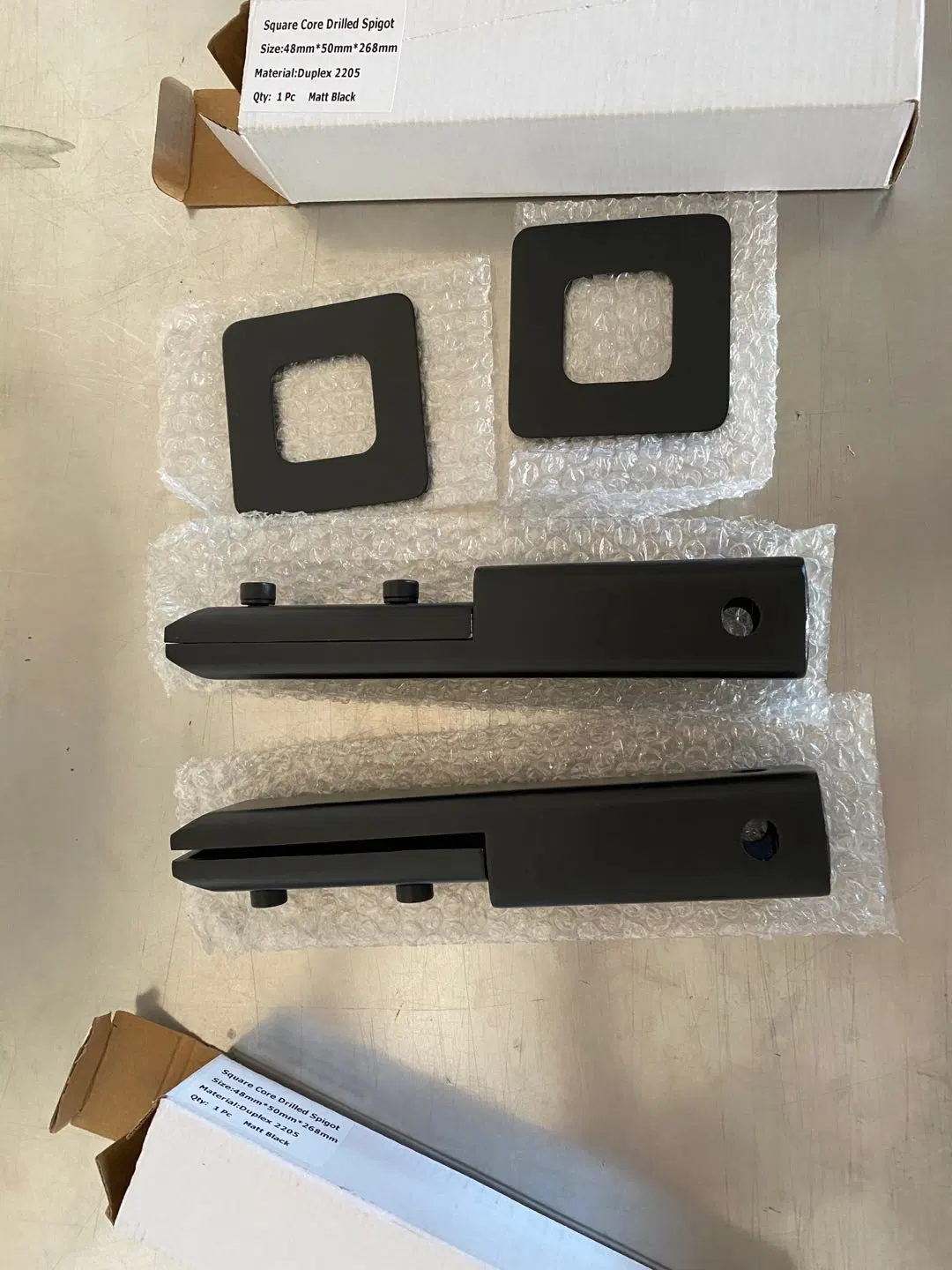 Piastra base quadrata in acciaio inox codolo in vetro con due fori Rubinetto per vetro
