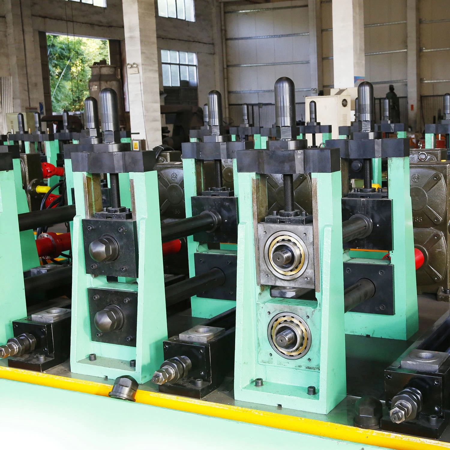 Macchina per la produzione di tubi rotondi in acciaio inox