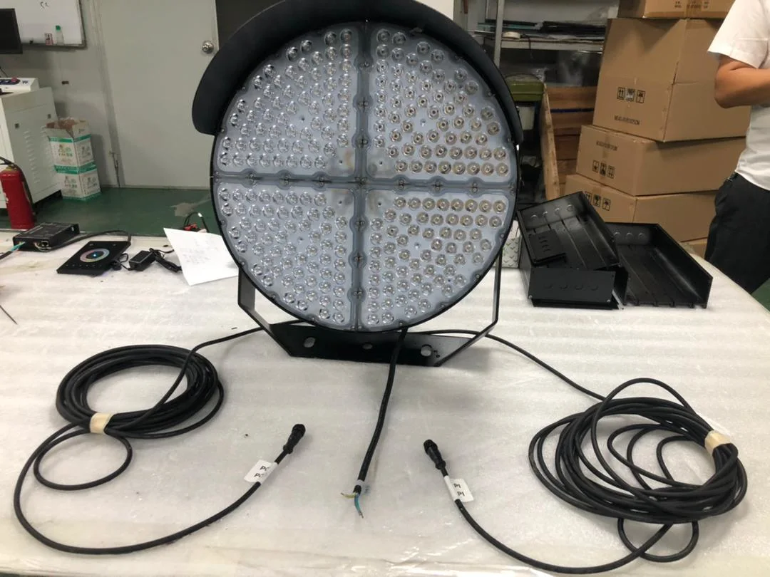 Modulo rotondo da 600 W con lampada da calcio a LED Ootball Sportlight da 70000 lumen 100 V. Luce stadio