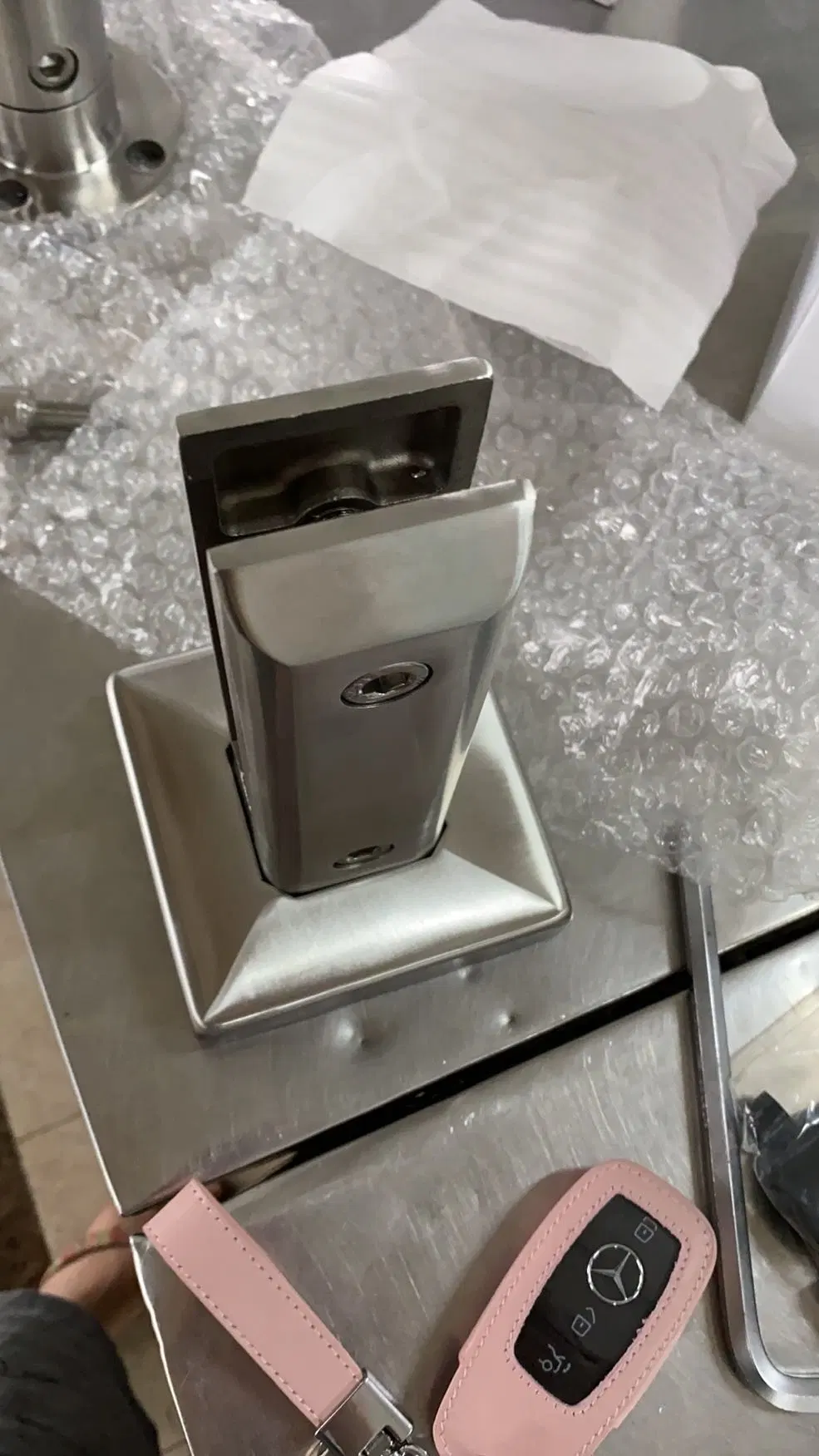 Piastra base quadrata in acciaio inox codolo in vetro con due fori Rubinetto per vetro