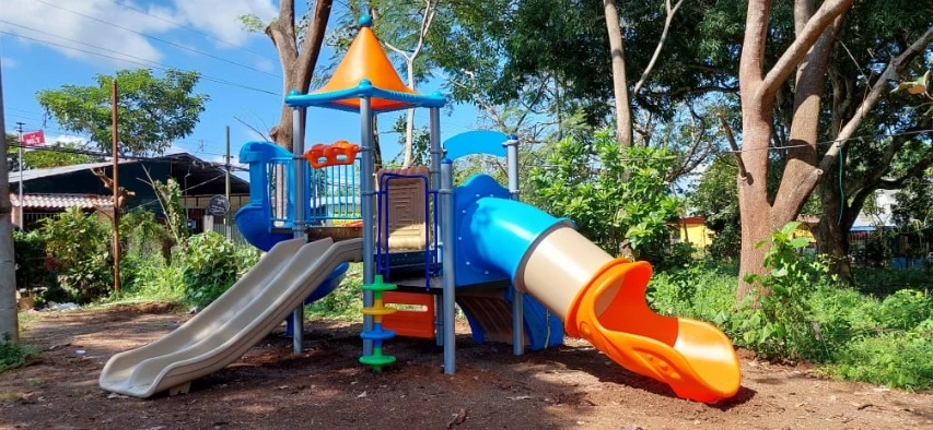 Park Outdoor Playground Equipment Kids Net Red Swing Set