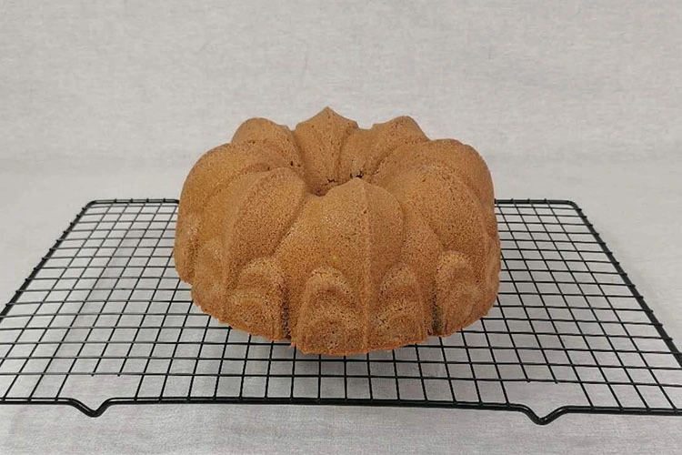 Crown Shape Die Cast Aluminium Non Stick Round Bundt Cake Ring Molds for Baking