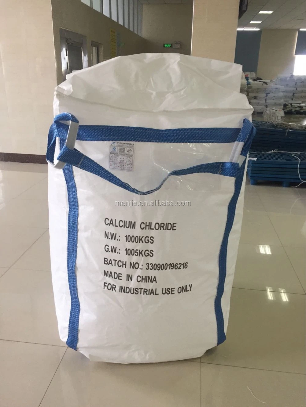 Bulk Calcium Chloride Desiccant 74%-77% Industry Grade/Food Grade Flakes/Powder/Pellets