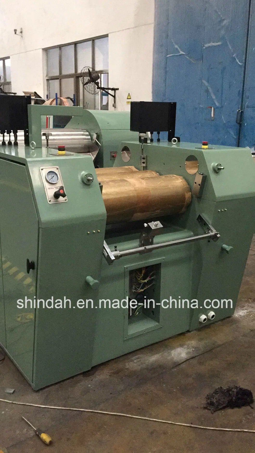 Sillicon Rubber Triple Roller Mill Grinder with Super Hard Alloy Roller