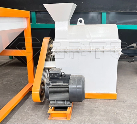 Gate Hot Selling Vertical Shaft Hammer Wet Material Crusher Machine for Fertilizer