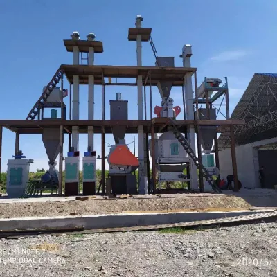 1-20 tonnellate all&prime;ora produzione di pollo maiale bovini e ovini Alimentazione pellet linea di produzione completa