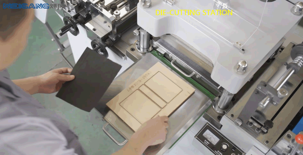 Wqm-320g Automatic Adhesive Label Flat Bed Die Cutting Machine Label Laminating Machine