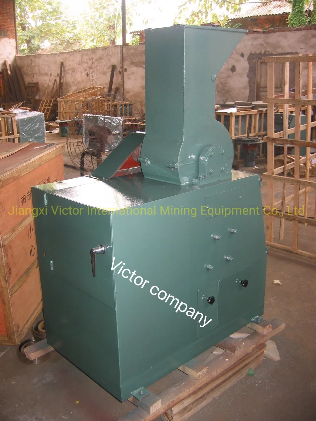 High Performance 400-800kg/H Mini Mobile Rock Crushing Hammer Crusher Machine on Sale