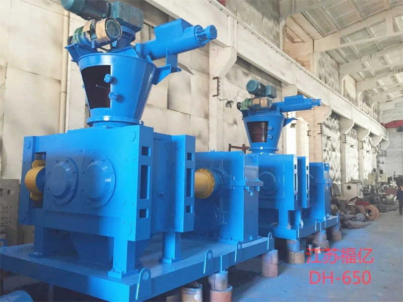 Fertilizer granulation of hydraulic roller pelletizer